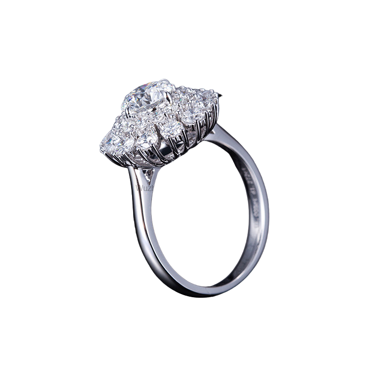 Elegant 18K Gold 1Ct Round Cut Diamond Halo Ring