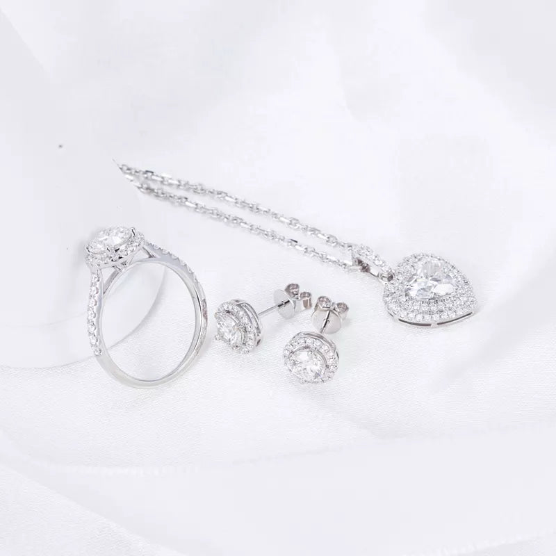 18k White Gold Heart Shape Diamond Necklace