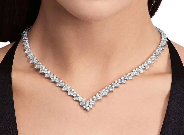 Luxurious Fashion Diamond Necklace