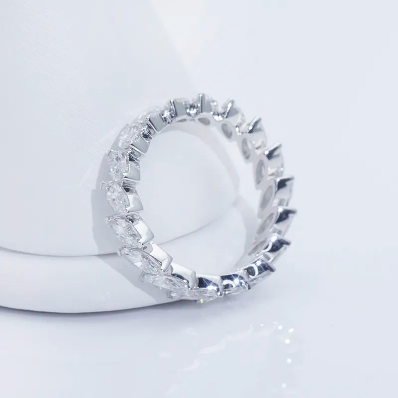 18k White Gold Unique Style Eternity Ring