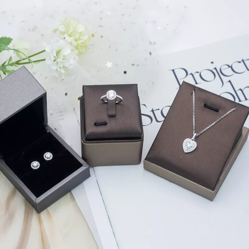 18k White Gold Heart Shape Diamond Necklace