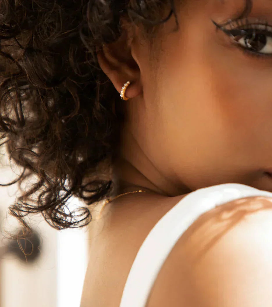 Pearl Huggie Hoop Earrings (Gold)