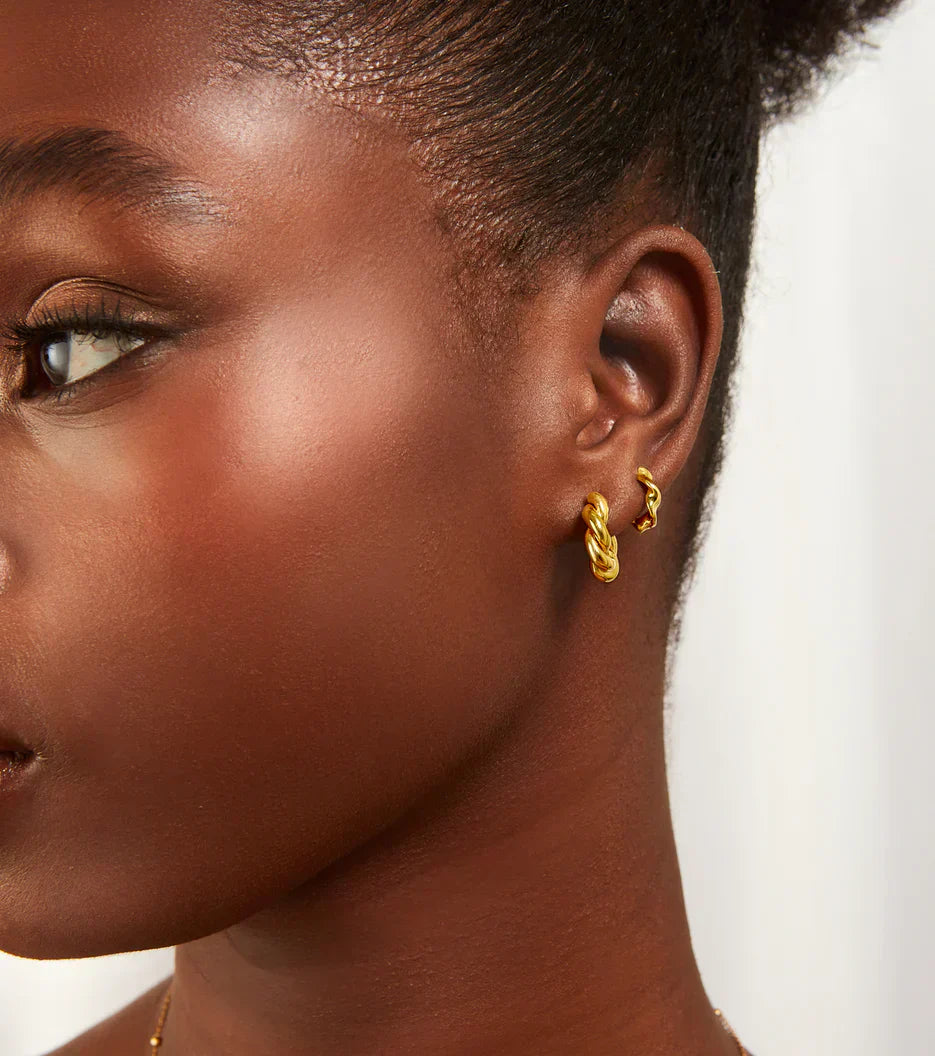 Twisted Huggie Hoop Earrings (Gold)